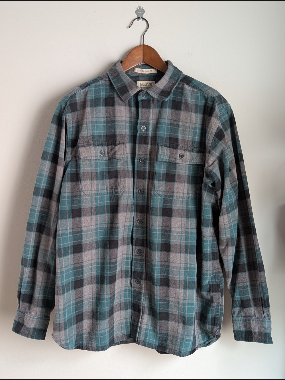 L.L. Bean Mens Chamois Cloth Shirt Large REG Pockets Green Plaid Flannel 277981